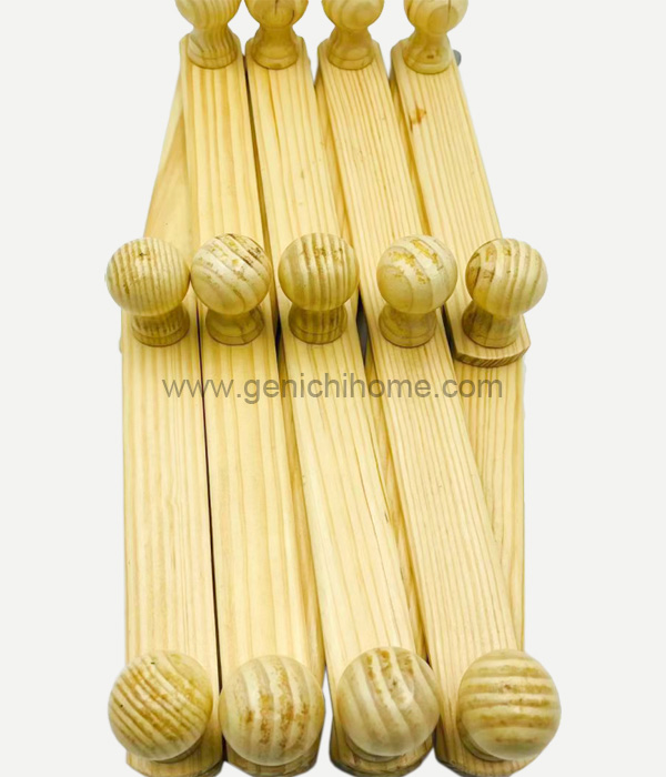 Anong mga uri ng damit ang angkop para sa isang kahoy na sabitan?