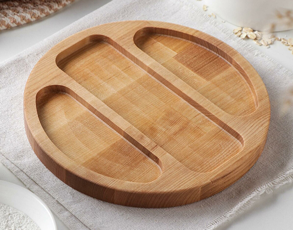 Aling mga kakahuyan ang angkop para sa paggawa ng mga kagamitan sa mesa?